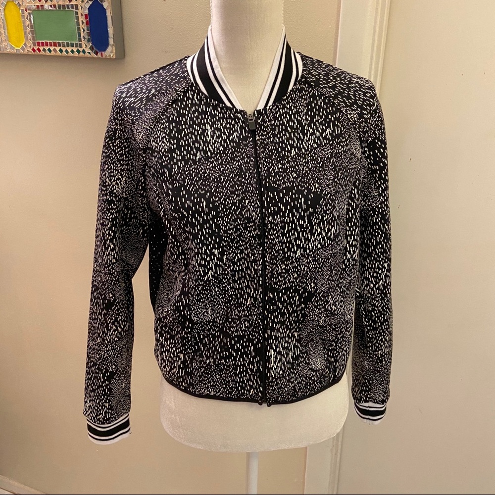 ✨EUC Fabletics Bomber Jacket